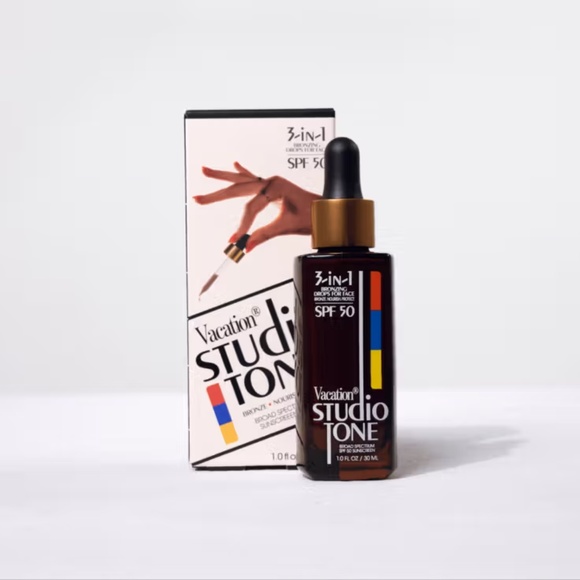 Vacation Studio Tone SPF 50 - Picture 3 of 4